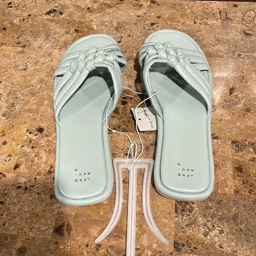 Women’s Sandals - Picture 5 of 9
